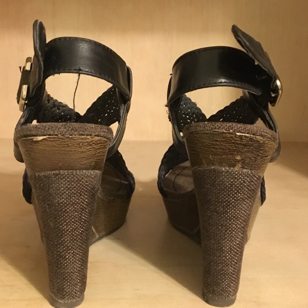 Black woven strap sandal - Picture 3 of 7